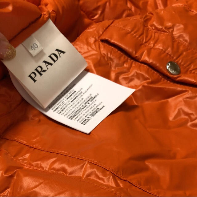 PRADA(プラダ)のprada ダウンベスト レディースのジャケット/アウター(ダウンベスト)の商品写真