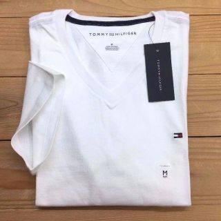 トミーヒルフィガー(TOMMY HILFIGER)の新品【メンズXS】★トミー★Ｖネック刺繍ロゴ半袖Ｔシャツ/白/無地ワンポイント(Tシャツ/カットソー(半袖/袖なし))