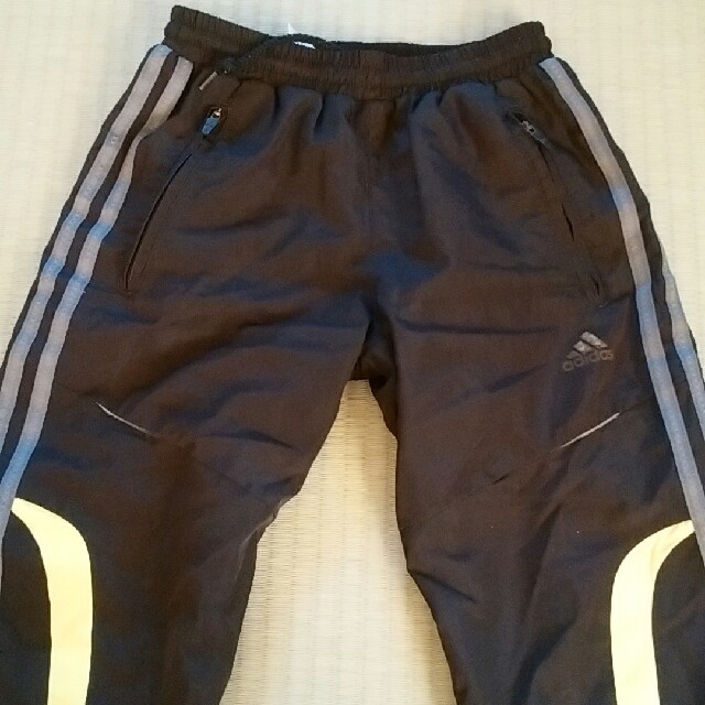 adidas(アディダス)のアディダスハーフパンツ130 キッズ/ベビー/マタニティのキッズ服男の子用(90cm~)(パンツ/スパッツ)の商品写真