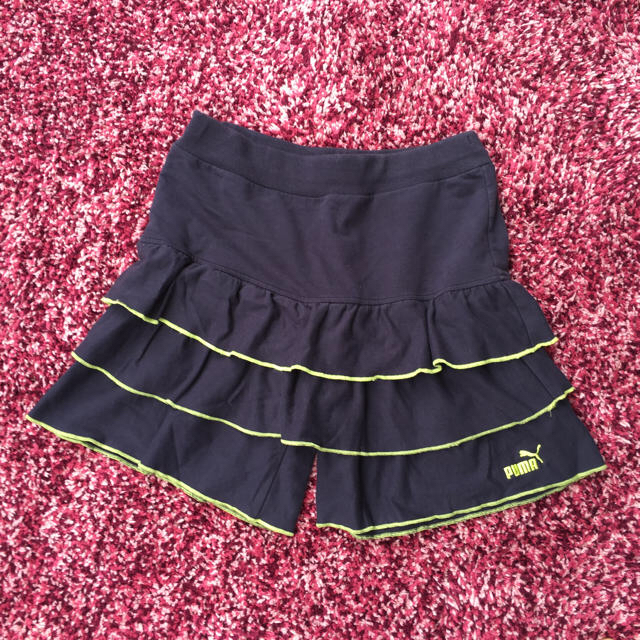PUMA(プーマ)のプーマショートスカートパンツM紺160フリルテニス？ レディースのパンツ(ショートパンツ)の商品写真