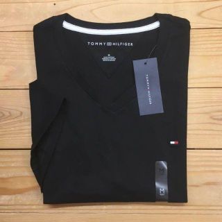 トミーヒルフィガー(TOMMY HILFIGER)の新品【メンズS】★トミー★Ｖネック刺繍ロゴ半袖Ｔシャツ/黒/無地ワンポイント(Tシャツ/カットソー(半袖/袖なし))