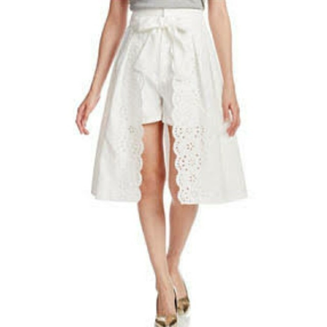 Lily Brown(リリーブラウン)のリーリーブラウン★白ロングスカート レディースのスカート(ロングスカート)の商品写真