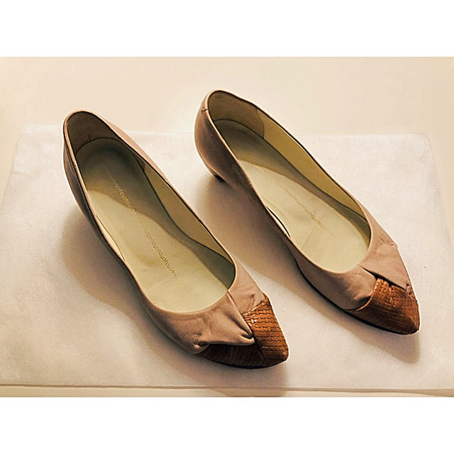 OTO(オト)のOTO オトoootttooo 牛革22.5~ 23センチ日本製ベージュ レディースの靴/シューズ(ハイヒール/パンプス)の商品写真