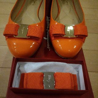 Salvatore Ferragamo(オレンジ/橙色系)のフリマアイテム一覧 Salvatore Ferragamo(オレンジ/橙色系)のフリマアイテム一覧