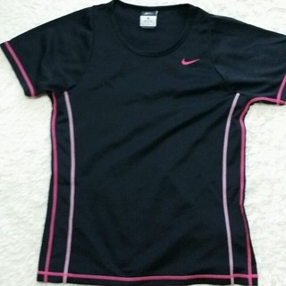 ナイキ(NIKE)のNIKE Tシャツ(Tシャツ(半袖/袖なし))