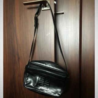 ジバンシィ(GIVENCHY)のGIVENCHY ショルダーバッグ(ショルダーバッグ)