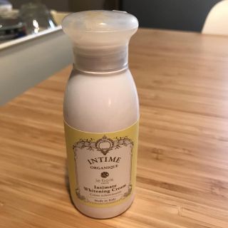 コスメキッチン(Cosme Kitchen)のアンティーム ホワイトクリーム(ボディクリーム)