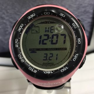 スント(SUUNTO)の【週末限定値下げ！】スント ベクター ピンク （箱、説明書、保証書あり）(腕時計)