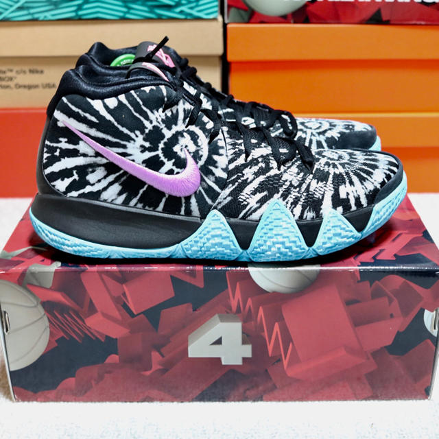 NIKE(ナイキ)のNike Kyrie 4 All Star 'Tie Dye' 27.5cm メンズの靴/シューズ(スニーカー)の商品写真