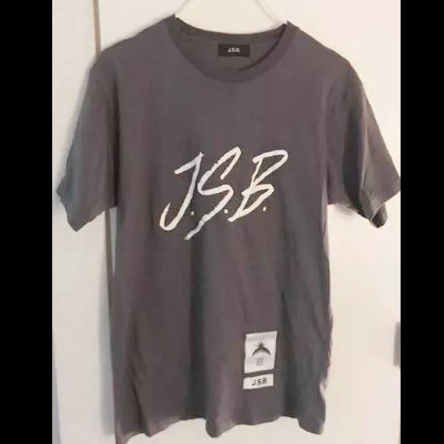 三代目 J Soul Brothers(サンダイメジェイソウルブラザーズ)のJSBブランド Tシャツ チャコールグレー メンズのトップス(Tシャツ/カットソー(半袖/袖なし))の商品写真