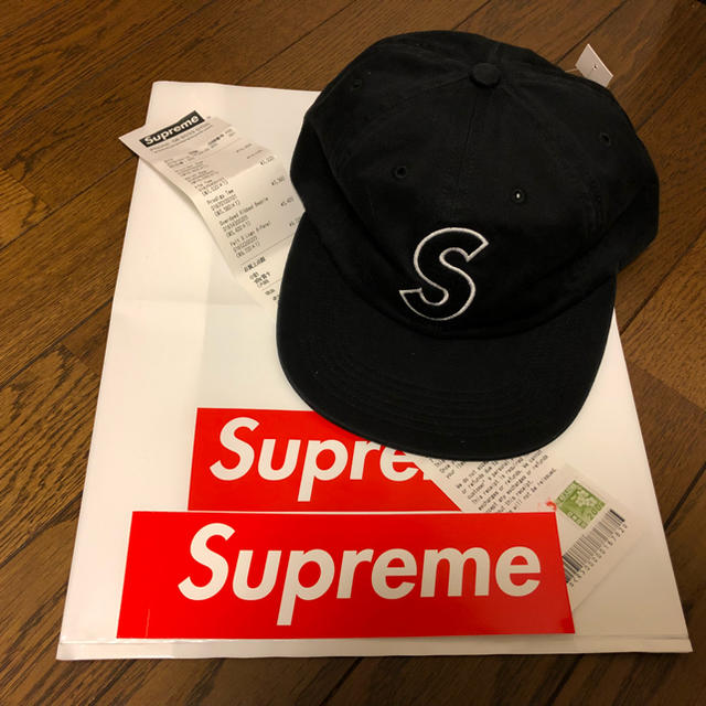 Supreme(シュプリーム)のsupreme Sロゴ 18s/s メンズの帽子(キャップ)の商品写真