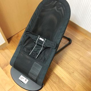 ベビービョルン(BABYBJORN)の値下げ中！ベビービョルン ベビーシッターバランス メッシュ ブラック 黒 (その他)