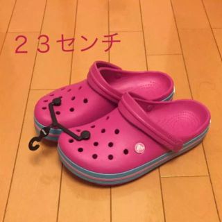 クロックス(crocs)の２３センチ 新品クロックス クロックバンド 正規品 紫(サンダル)