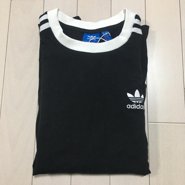 adidas(アディダス)の【新品未使用】UK10 アディダス オリジナルス 3ストライプ ロング Tシャツ レディースのトップス(Tシャツ(長袖/七分))の商品写真