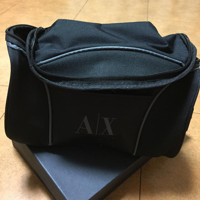 ARMANI EXCHANGE(アルマーニエクスチェンジ)の小物バック レディースのファッション小物(ポーチ)の商品写真