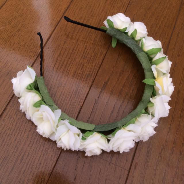 one spo(ワンスポ)の花冠 レディースのヘアアクセサリー(カチューシャ)の商品写真