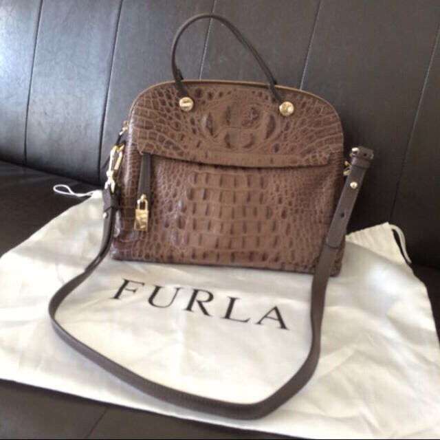 Furla(フルラ)のフルラ☺︎型押しブラウンパイパーbag レディースのバッグ(ショルダーバッグ)の商品写真