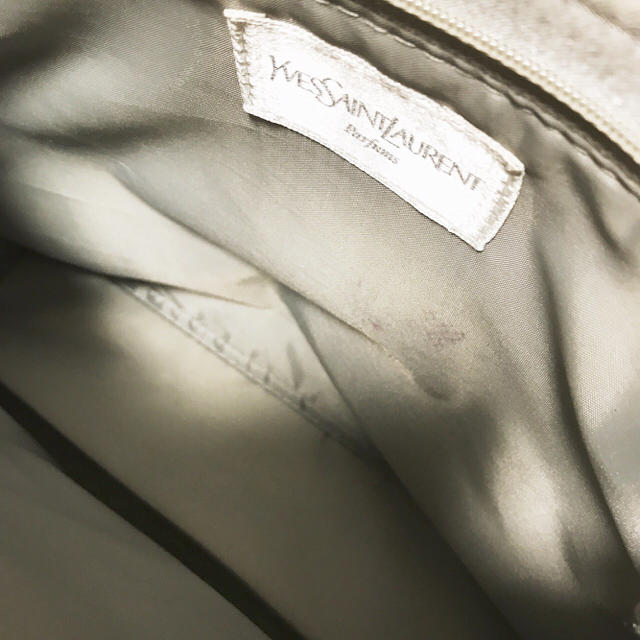 Yves Saint Laurent Beaute(イヴサンローランボーテ)のイブサンローラン ポーチ レディースのファッション小物(ポーチ)の商品写真