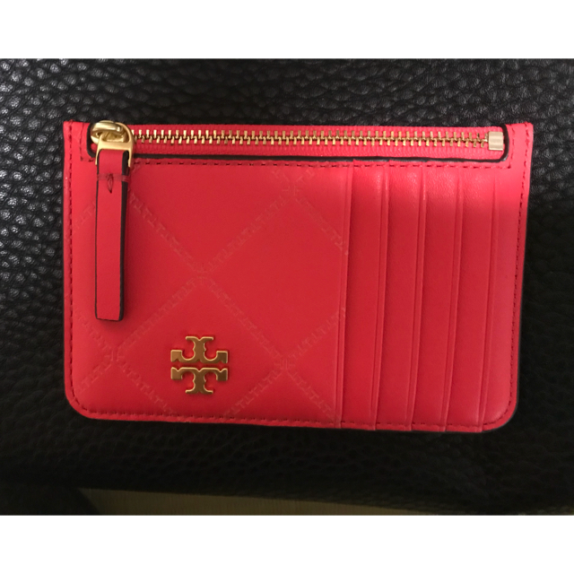 Tory Burch(トリーバーチ)のお値下げ中！ Tory Burch ジッパー付きカードケース レディースのファッション小物(名刺入れ/定期入れ)の商品写真