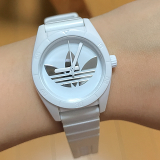 アディダス(adidas)のadidas  ホワイト  時計(腕時計)