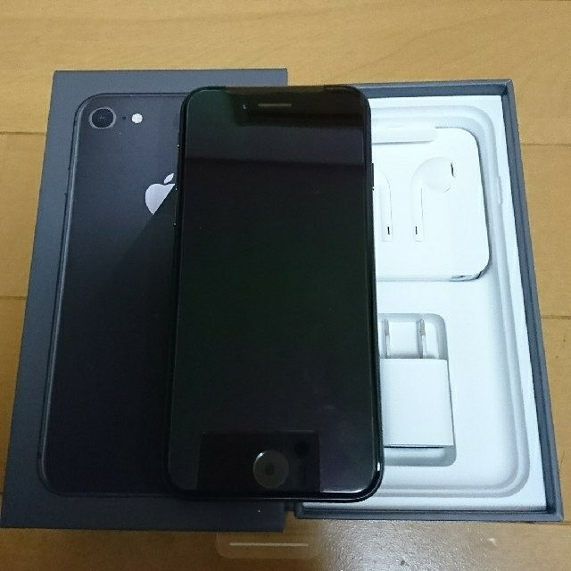 Apple(アップル)のiPhone8 256GB simフリー スマホ/家電/カメラのスマートフォン/携帯電話(スマートフォン本体)の商品写真