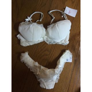 ラヴィジュール(Ravijour)のRavijour👙💕✨WHITE🎀Tバックセット(ブラ&ショーツセット)