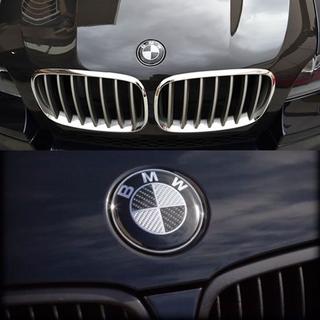 BMW カーボン調エンブレム 82mm フロント/トランク 新品 残り1個(車種別パーツ)