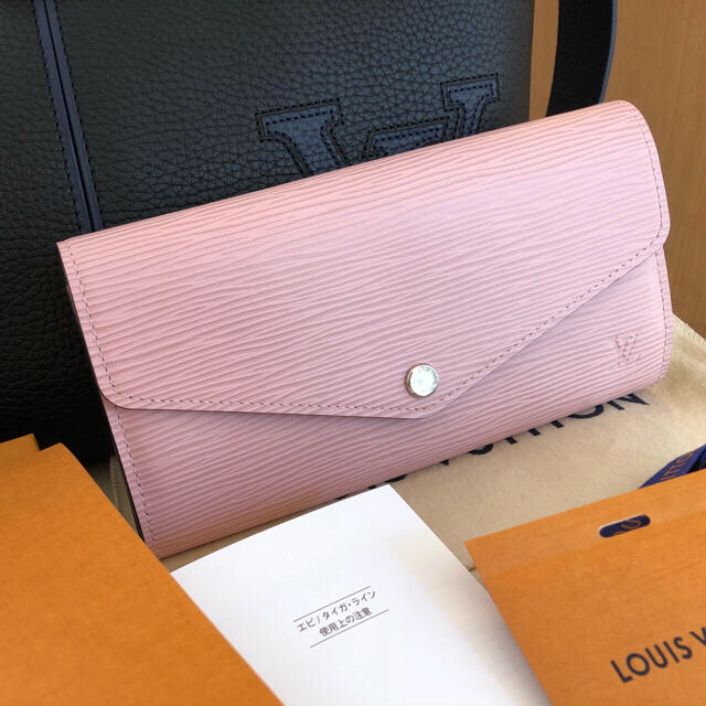 LOUIS VUITTON(ルイヴィトン)の専用です♡超美品 ルイヴィトン エピ ローズバレリーヌ レディースのファッション小物(財布)の商品写真