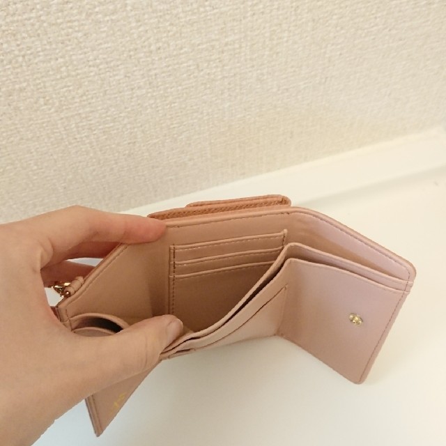 お値下げ【新品未使用】ACCOMMDE♥️三つ折り財布 レディースのファッション小物(財布)の商品写真