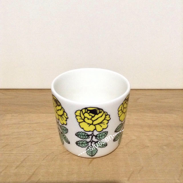 marimekko(マリメッコ)のラテマグ イエロー インテリア/住まい/日用品のキッチン/食器(グラス/カップ)の商品写真