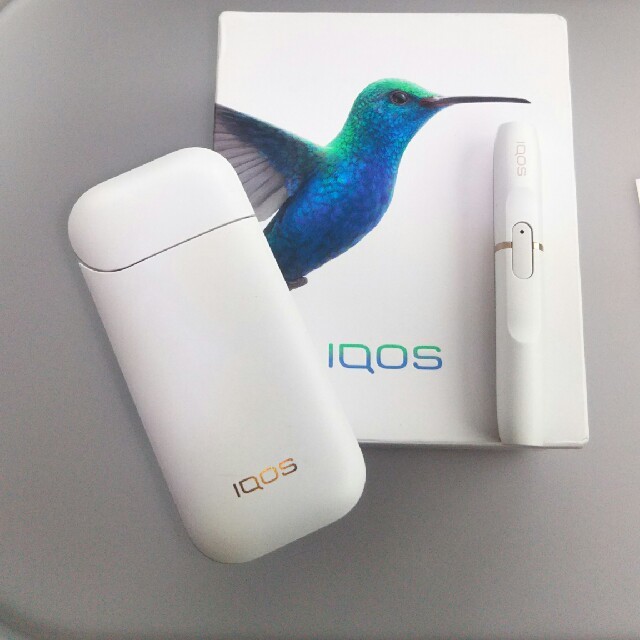 IQOS(アイコス)の【送料無料ホワイト１台】フルセットＩＱＯＳアイコス2.4 メンズのファッション小物(タバコグッズ)の商品写真