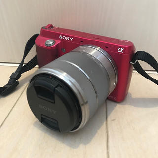 ソニー(SONY)の美品 NEX-F3 デジタル一眼カメラ ピンク (デジタル一眼)