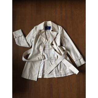 バーバリーブルーレーベル(BURBERRY BLUE LABEL)のBURBERRY BLUE LABEL ショ－ト トレンチコート(トレンチコート)