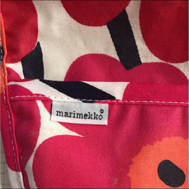 marimekko(マリメッコ)の新品☆マリメッコ  ウニッコ柄スタイ キッズ/ベビー/マタニティのこども用ファッション小物(ベビースタイ/よだれかけ)の商品写真