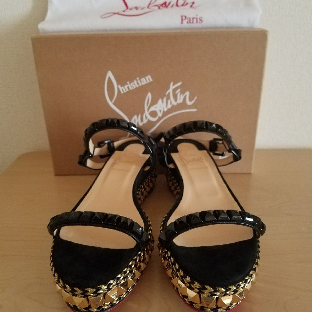 Christian Louboutin(クリスチャンルブタン)のNaa～☆様専用ページ★美品★Christian Louboutin★サンダル レディースの靴/シューズ(サンダル)の商品写真