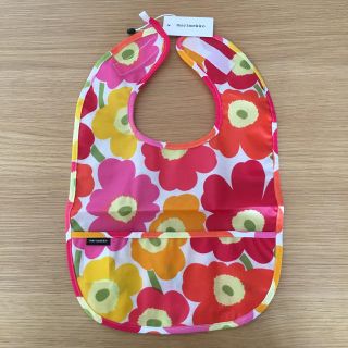 マリメッコ(marimekko)の☆未使用☆マリメッコ ウニコ スタイ(お食事エプロン)