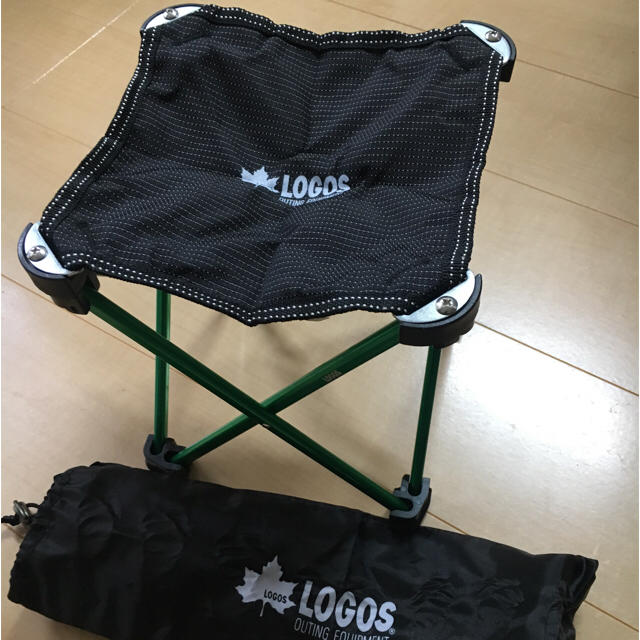 LOGOS(ロゴス)の＊まる様専用＊ LOGOS 折りたたみイス グリーン&レッド インテリア/住まい/日用品の椅子/チェア(折り畳みイス)の商品写真