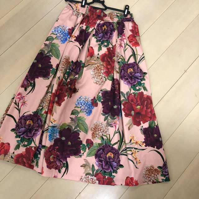 ZARA(ザラ)のザラ 花柄スカート レディースのスカート(ロングスカート)の商品写真