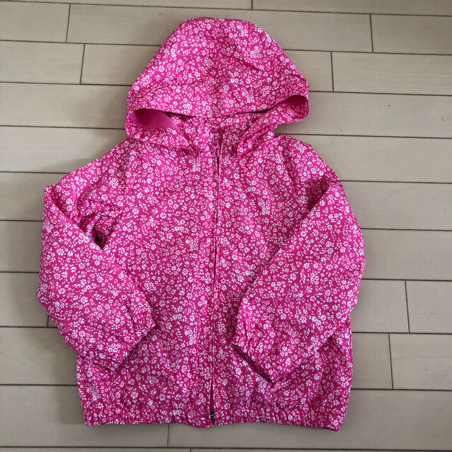 GAP Kids(ギャップキッズ)の美品 ギャップ ナイロンパーカー 110 キッズ/ベビー/マタニティのキッズ服女の子用(90cm~)(ジャケット/上着)の商品写真