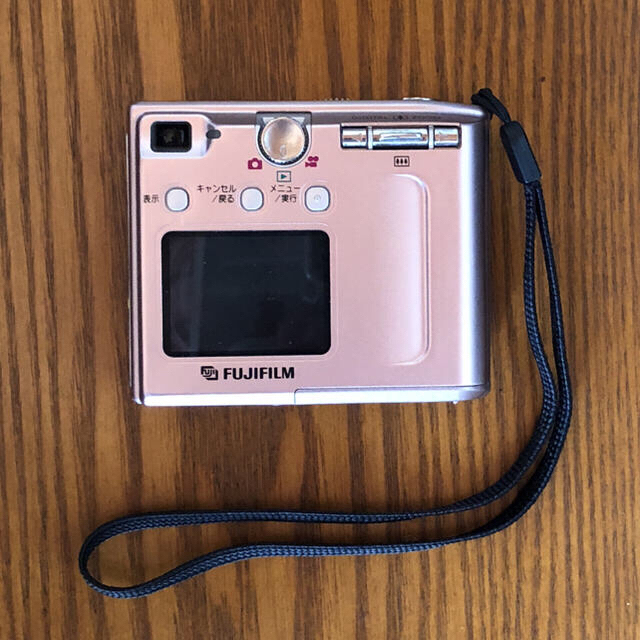 富士フイルム(フジフイルム)のデジカメ FinePix 40i スマホ/家電/カメラのカメラ(コンパクトデジタルカメラ)の商品写真