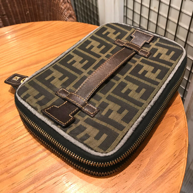 FENDI(フェンディ)のFENDI ズッカ柄バニティバック レディースのバッグ(その他)の商品写真