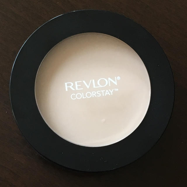 REVLON(レブロン)のレブロン カラーステイ プレストパウダー102  コスメ/美容のベースメイク/化粧品(フェイスパウダー)の商品写真