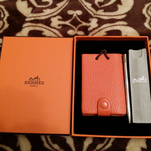 Hermes(エルメス)のHERMES手帳とぺんです♪ レディースのファッション小物(その他)の商品写真