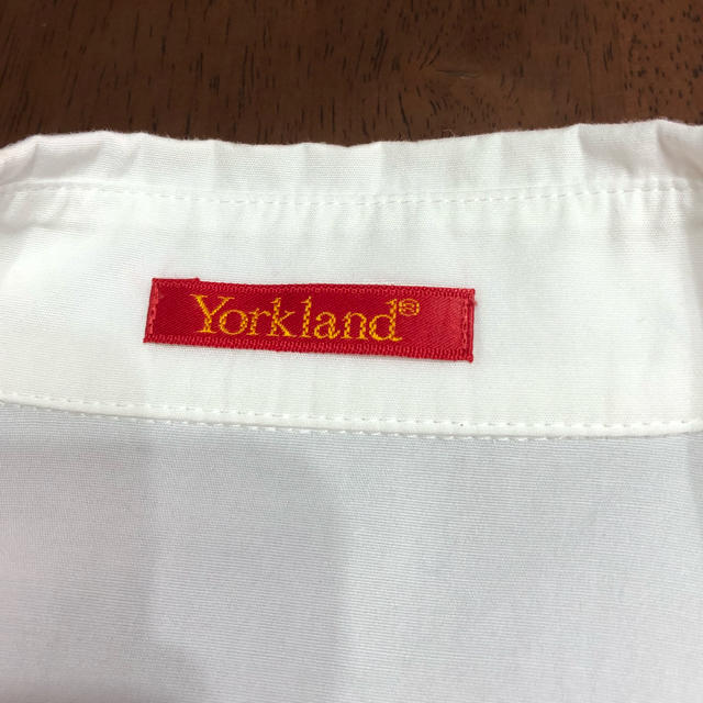 Yorkland(ヨークランド)の値下げ 美品 York land ブラウス ホワイト 長袖 レディースのトップス(シャツ/ブラウス(長袖/七分))の商品写真