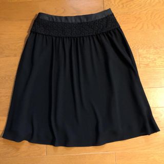 トゥービーシック(TO BE CHIC)のto be chic  ブラック  スカート  美品   42(ひざ丈スカート)