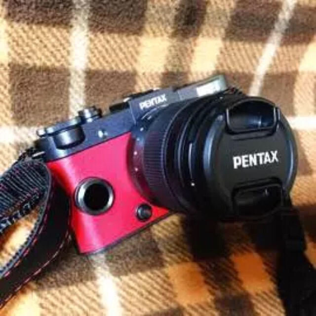 PENTAX(ペンタックス)のY♡様専用PENTAX ミラーレス一眼 Q-S1 ズームレンズキット ガンメタル スマホ/家電/カメラのカメラ(ミラーレス一眼)の商品写真