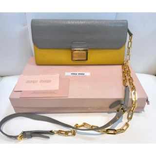 ミュウミュウ(miumiu)の最終値下げ ミュウミュウ miumiu レザー チェーンウォレット 超美品(財布)