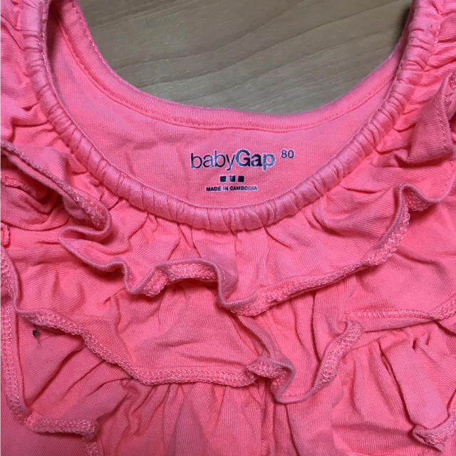 babyGAP(ベビーギャップ)の80✳︎babyGapフリルタンクトップ キッズ/ベビー/マタニティのベビー服(~85cm)(タンクトップ/キャミソール)の商品写真