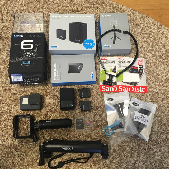 GoPro(ゴープロ)の早い者勝ち！GoPro Hero6 美品！超豪華セット！！使用極小☆保証残あり スマホ/家電/カメラのカメラ(ビデオカメラ)の商品写真