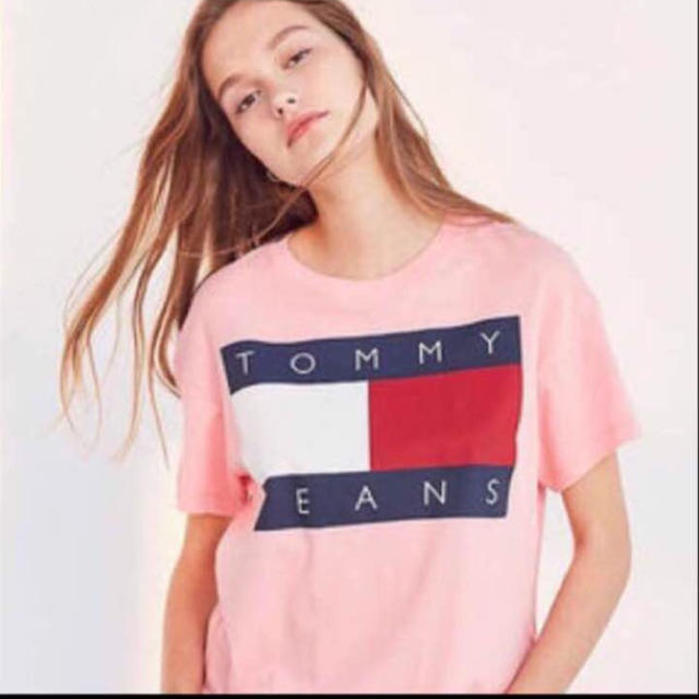 TOMMY HILFIGER(トミーヒルフィガー)の【ラスト1】再入荷なし！新品未使用 tommy jeans フラッグロゴTシャツ レディースのトップス(Tシャツ(半袖/袖なし))の商品写真